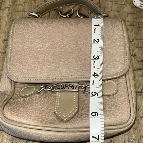 Espirit Vegan Imprinted Leather Look Crossbody and Easy Snap Convenience! ✈️ 🌆 - Picture 10 of 17